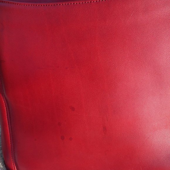 Vintage Coach Slim Duffle #9060 cross-body / Shoulder bag from 1998 in Red - Picture 8 of 13